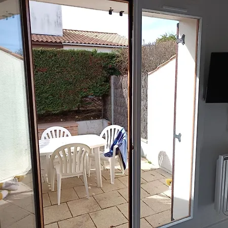 Casa vacanze Maison Cosy Avec Terrasse Et Accès Piscine, - 4 Pers - Fr-1-540-316
