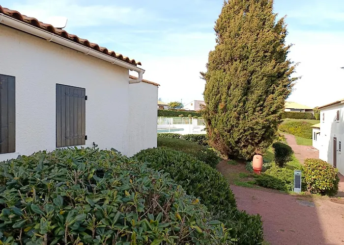 Maison Cosy Avec Terrasse Et Acces Piscine, - 4 Pers - Fr-1-540-316