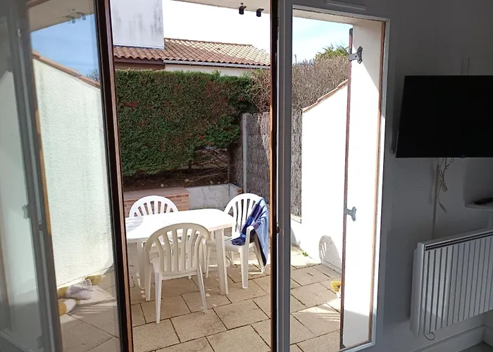 Prázdninový dům Maison Cosy Avec Terrasse Et Acces Piscine, - 4 Pers - Fr-1-540-316