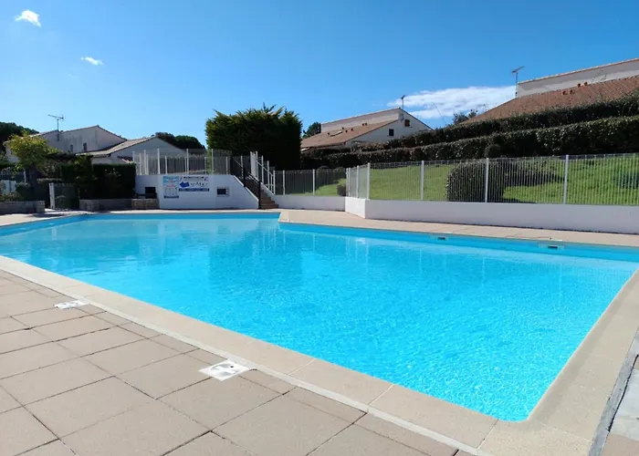 Maison Cosy Avec Terrasse Et Acces Piscine, - 4 Pers - Fr-1-540-316