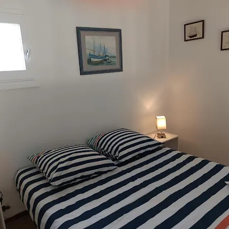 Hébergement de vacances Maison Cosy Avec Terrasse Et Accès Piscine, - 4 Pers - Fr-1-540-316