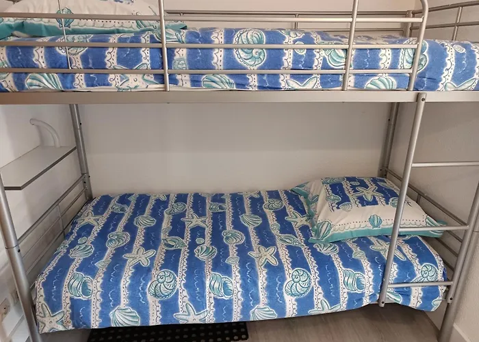 Hébergement de vacances Maison Cosy Avec Terrasse Et Accès Piscine, - 4 Pers - Fr-1-540-316